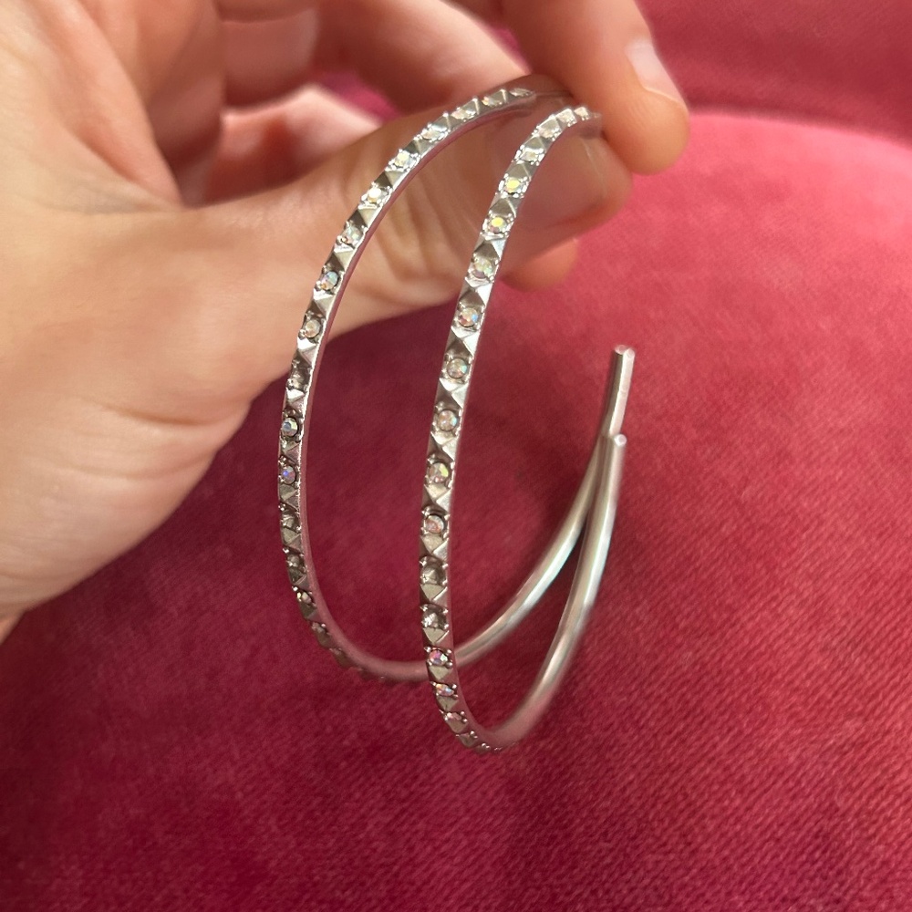 Kendra Scott Crystal Pavé Hoop Earrings – Silver Tone